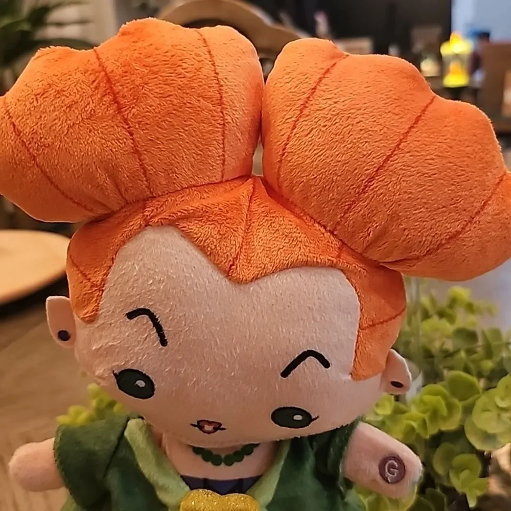 Disney hocus pocus winifred sanderson animated music plush - Picture 3 of 6